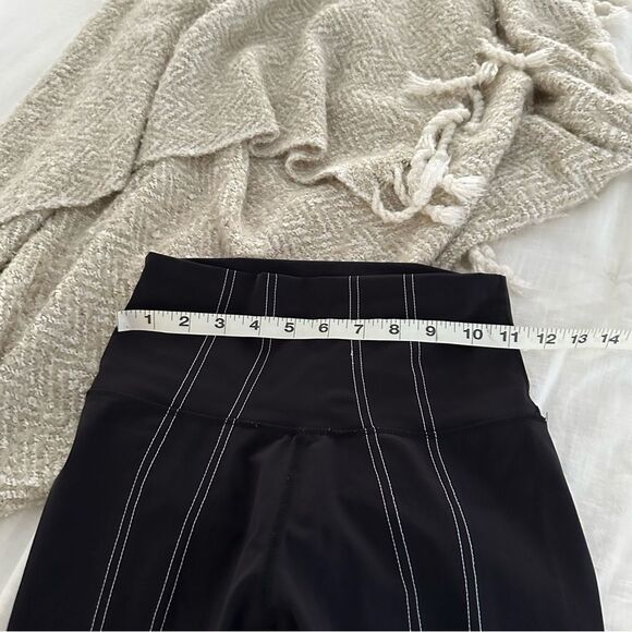 Carbon 38 Women’s Extra Small Black Striped Leggings - Picture 7 of 7